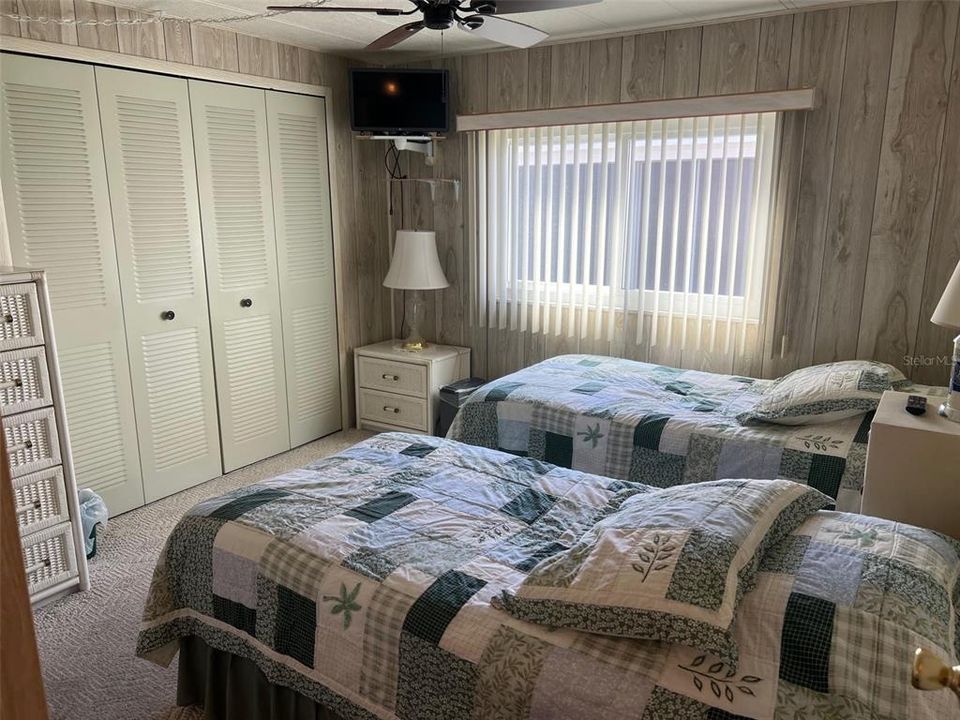 На продажу: $89,500 (2 спален, 2 ванн, 1306 Квадратных фут)