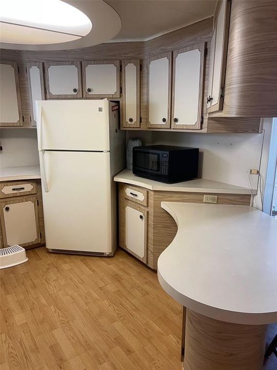 На продажу: $89,500 (2 спален, 2 ванн, 1306 Квадратных фут)