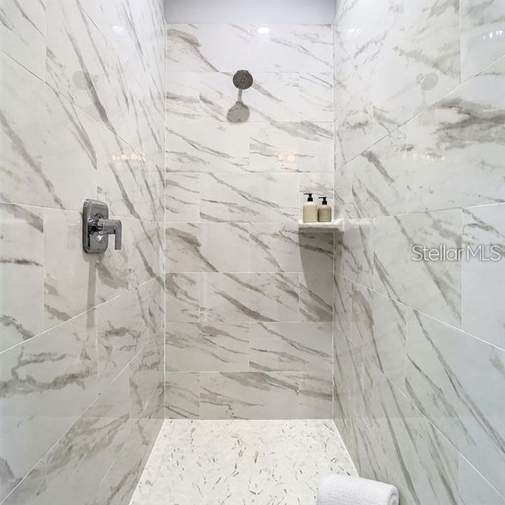 На продажу: $349,000 (4 спален, 2 ванн, 1903 Квадратных фут)