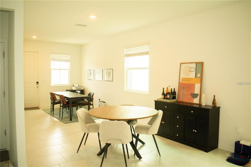 For Rent: $2,150 (3 beds, 2 baths, 1843 Square Feet)