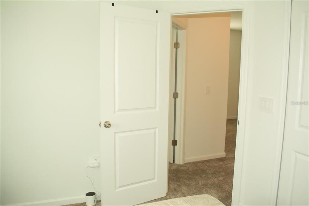 For Rent: $2,150 (3 beds, 2 baths, 1843 Square Feet)
