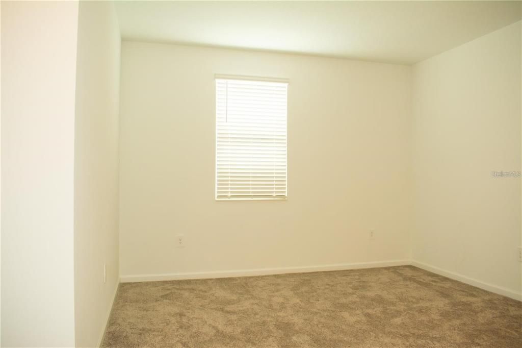 For Rent: $2,150 (3 beds, 2 baths, 1843 Square Feet)