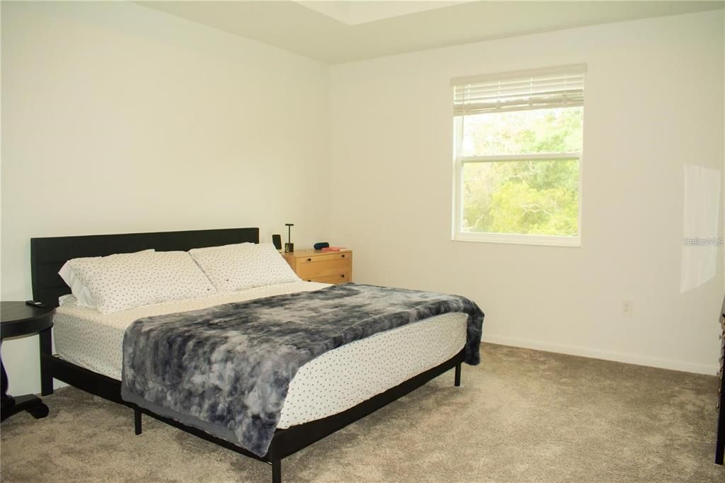 For Rent: $2,150 (3 beds, 2 baths, 1843 Square Feet)
