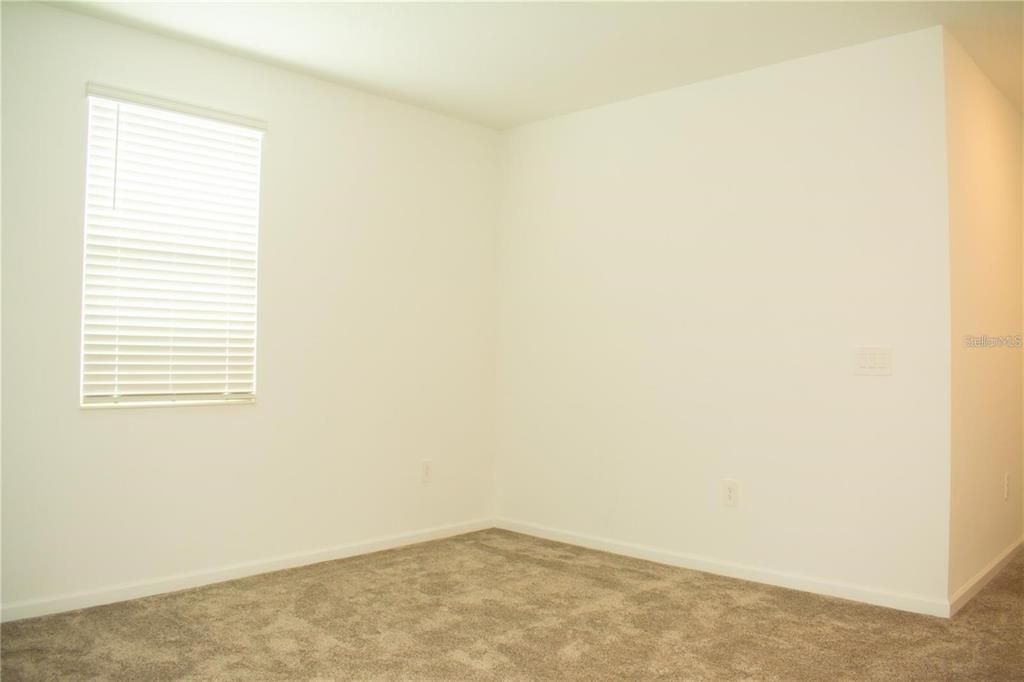 For Rent: $2,150 (3 beds, 2 baths, 1843 Square Feet)