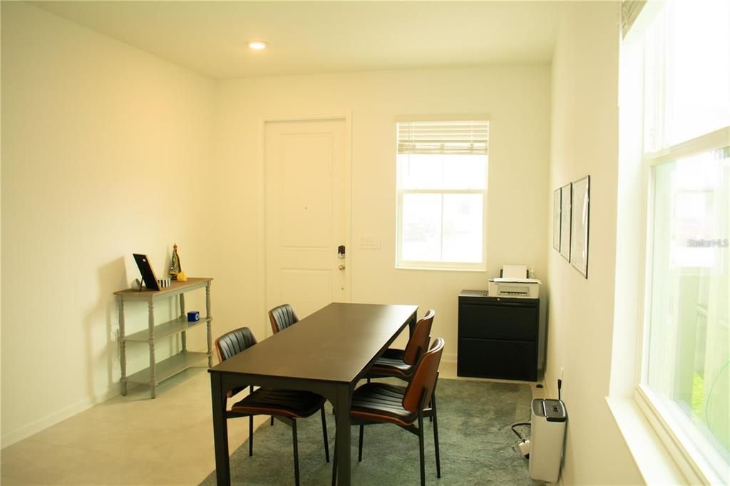 For Rent: $2,150 (3 beds, 2 baths, 1843 Square Feet)