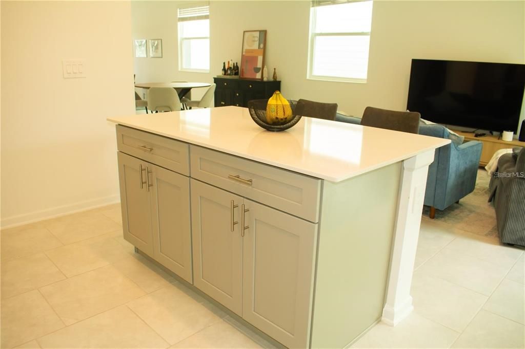 For Rent: $2,150 (3 beds, 2 baths, 1843 Square Feet)
