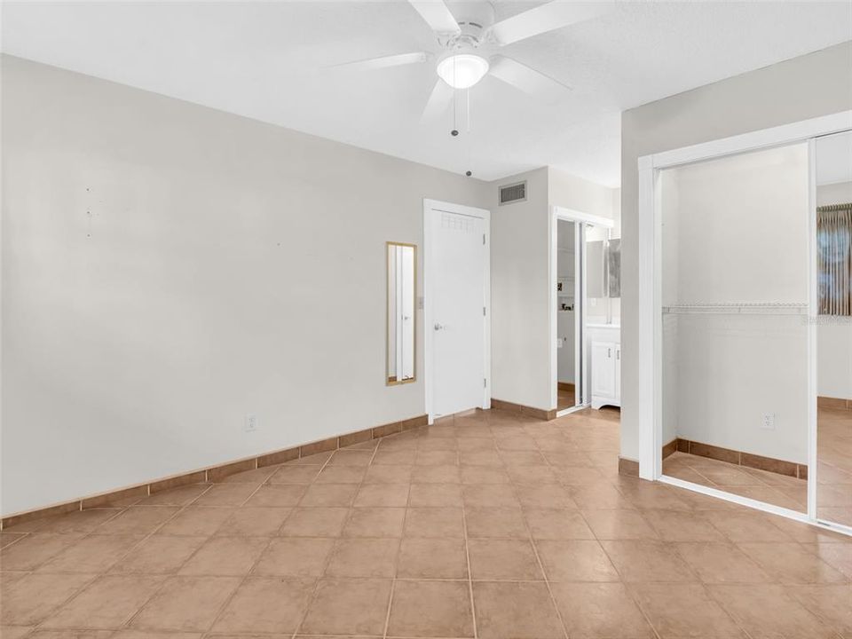 На продажу: $109,900 (2 спален, 2 ванн, 806 Квадратных фут)