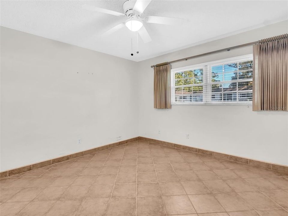 На продажу: $109,900 (2 спален, 2 ванн, 806 Квадратных фут)