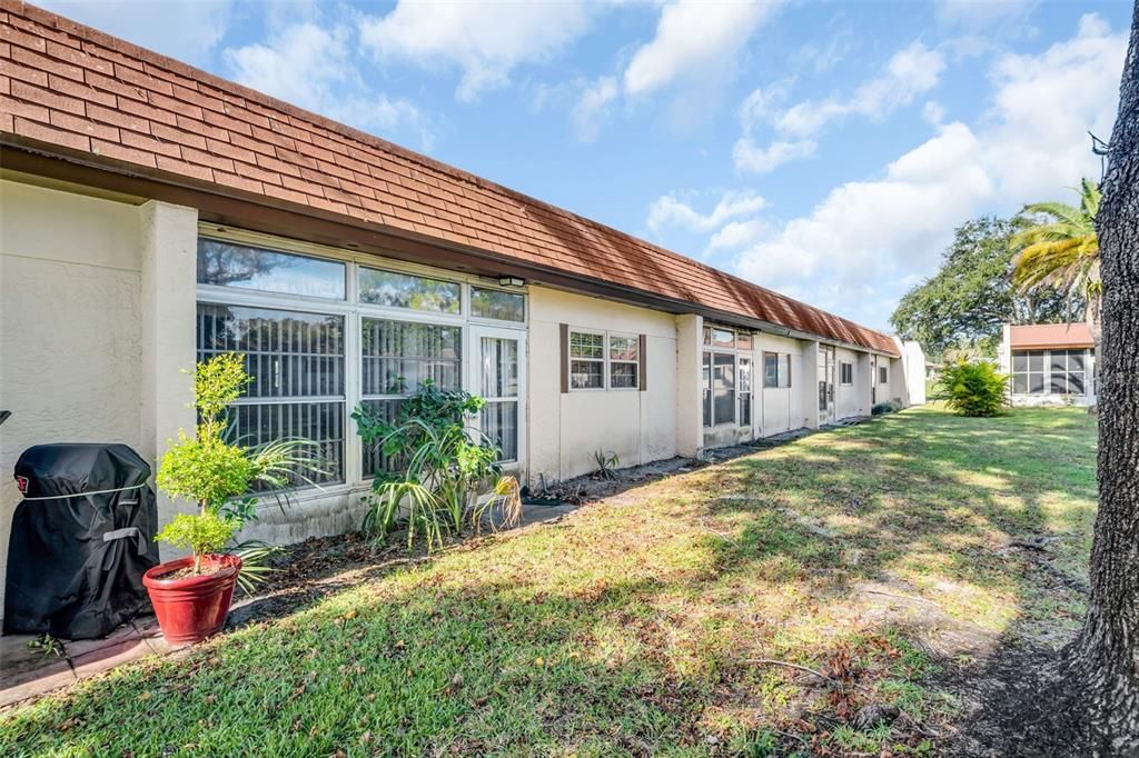 На продажу: $109,900 (2 спален, 2 ванн, 806 Квадратных фут)