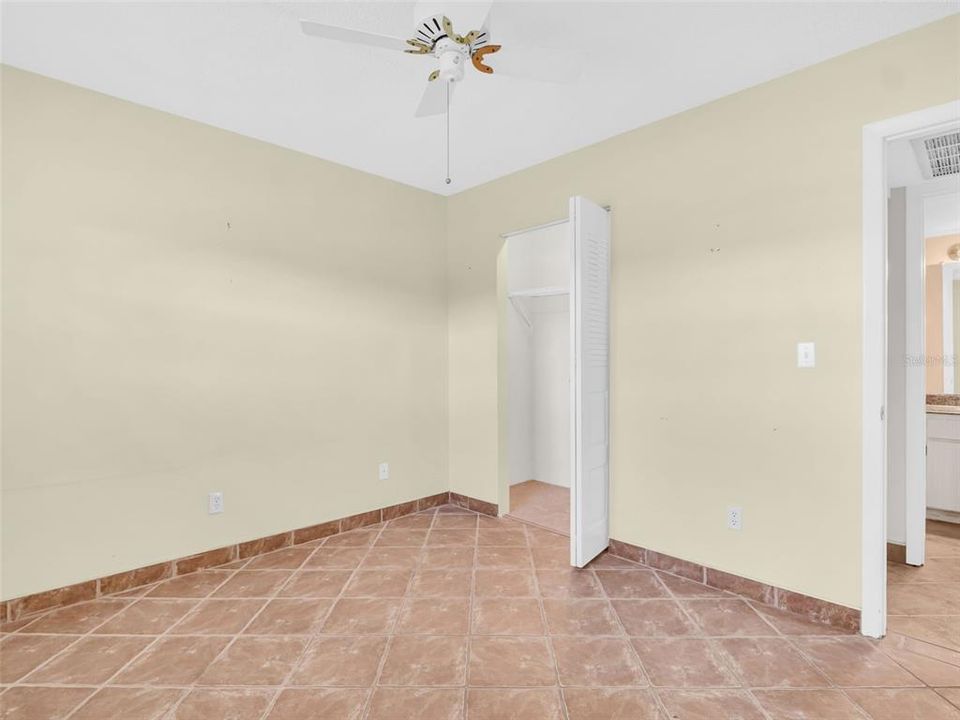 На продажу: $109,900 (2 спален, 2 ванн, 806 Квадратных фут)