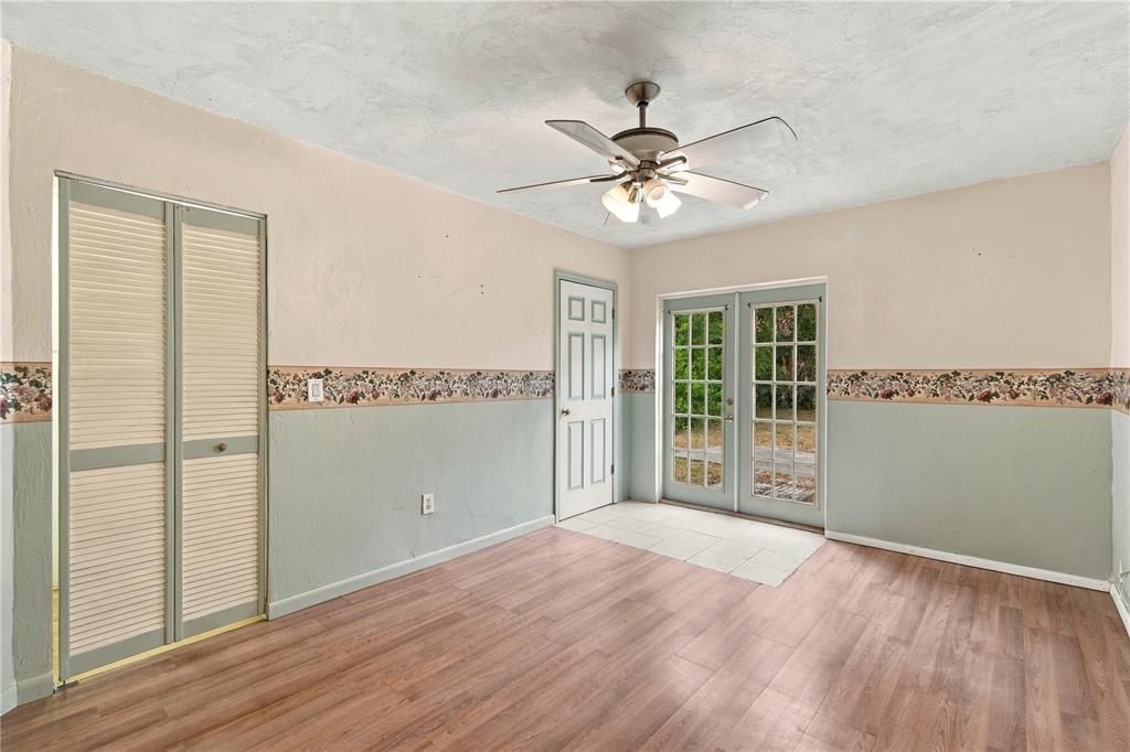 For Sale: $264,900 (3 beds, 2 baths, 1800 Square Feet)