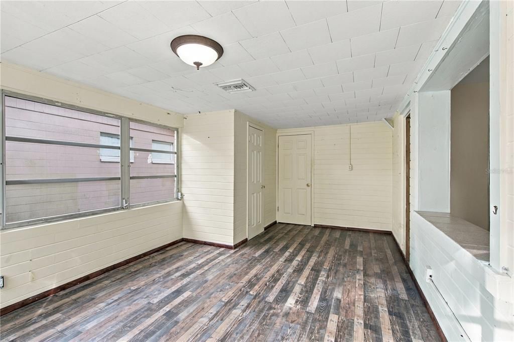 For Sale: $264,900 (3 beds, 2 baths, 1800 Square Feet)
