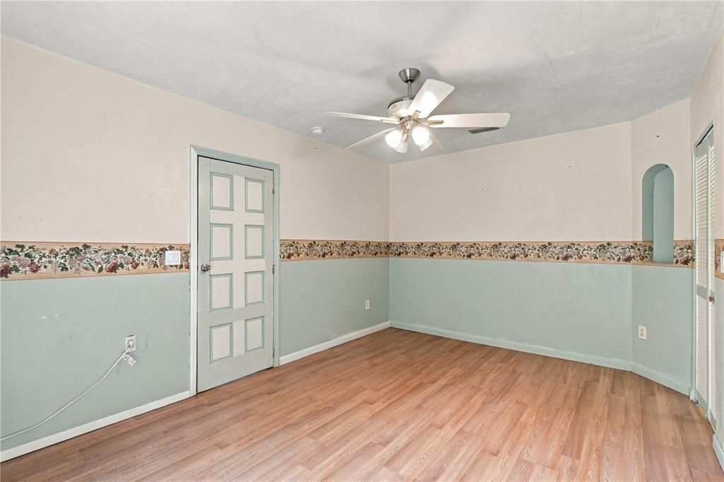 For Sale: $264,900 (3 beds, 2 baths, 1800 Square Feet)