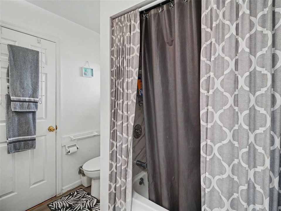 На продажу: $389,000 (5 спален, 3 ванн, 2296 Квадратных фут)
