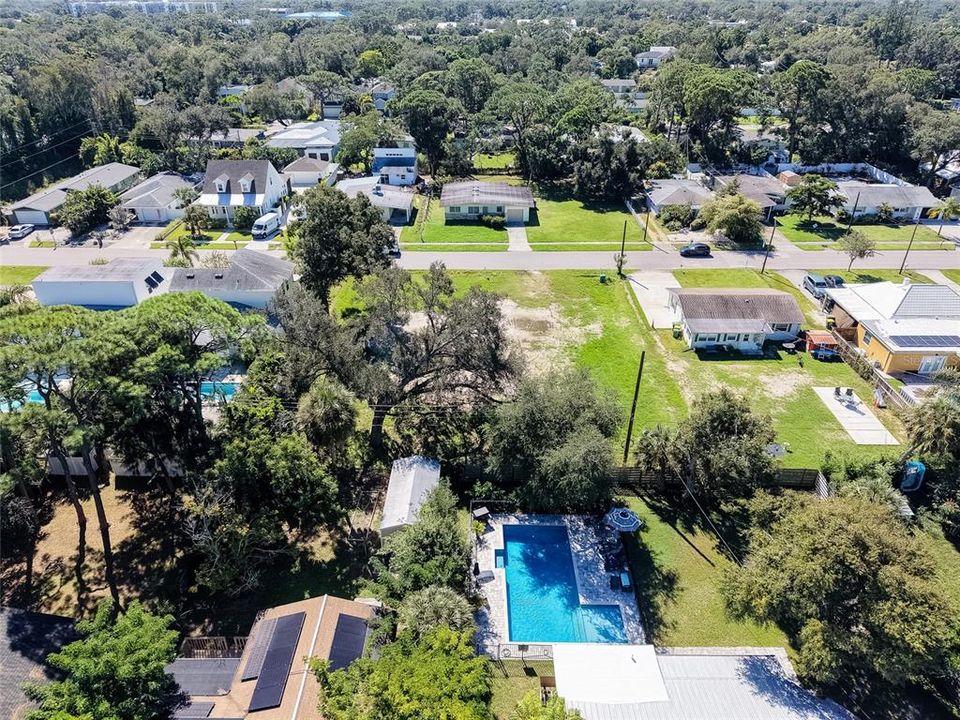 待售: $775,000 (0.40 acres)