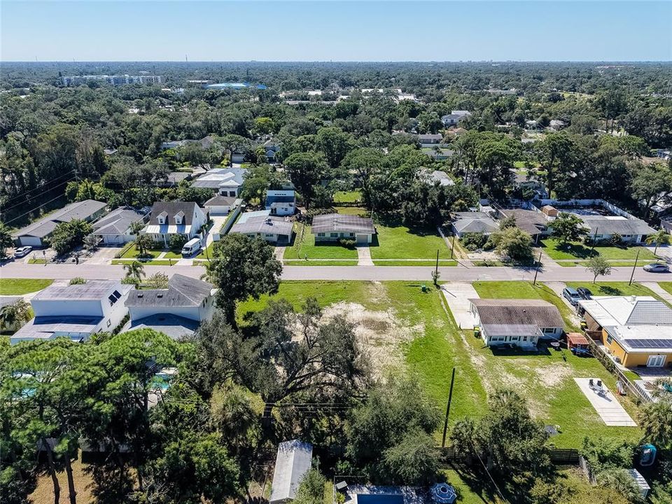 待售: $775,000 (0.40 acres)