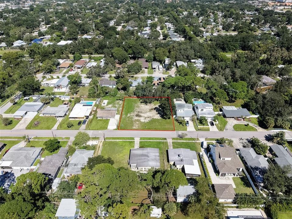 待售: $775,000 (0.40 acres)