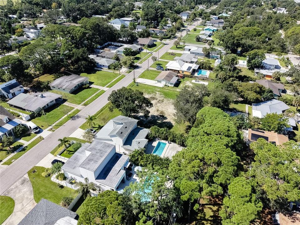 待售: $775,000 (0.40 acres)