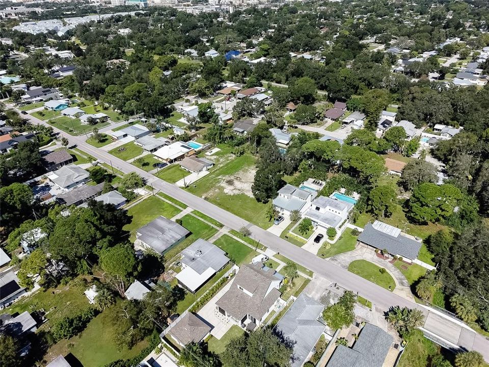 待售: $775,000 (0.40 acres)