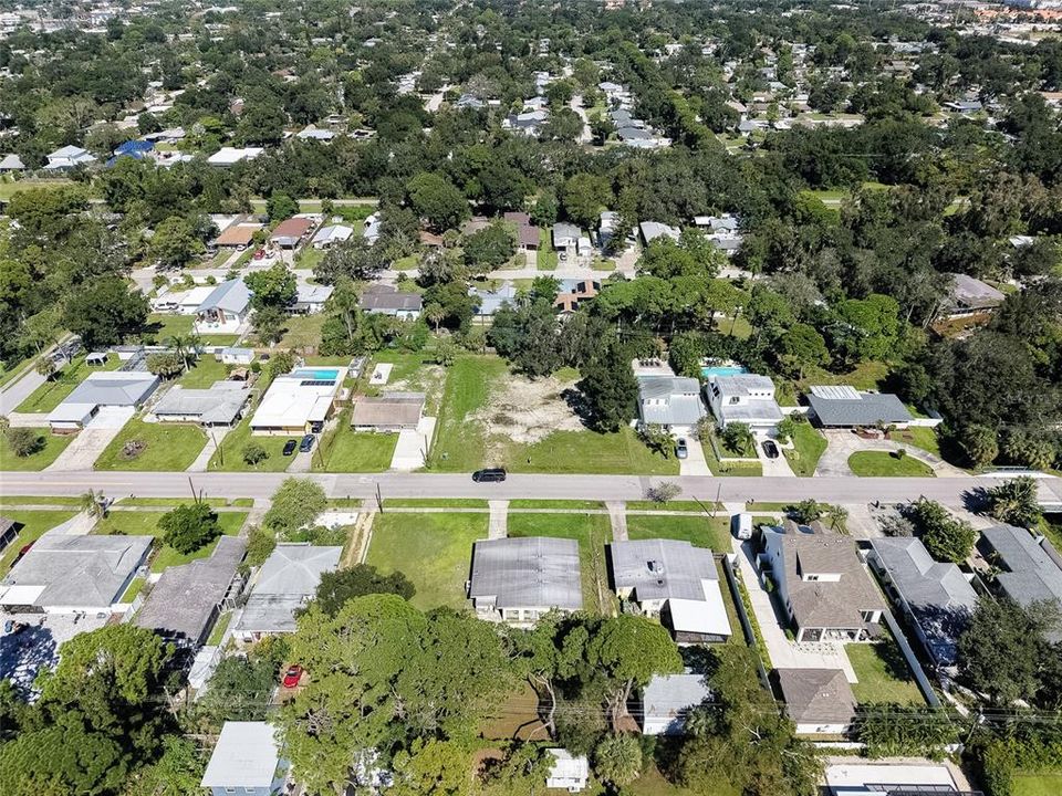 待售: $775,000 (0.40 acres)