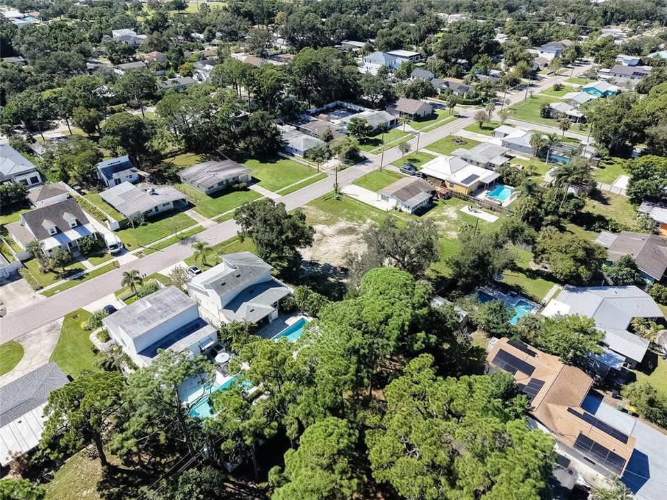 待售: $775,000 (0.40 acres)