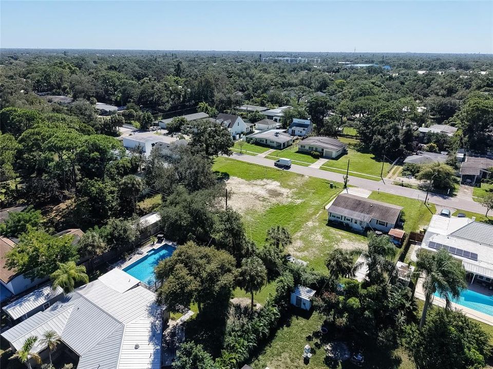 待售: $775,000 (0.40 acres)