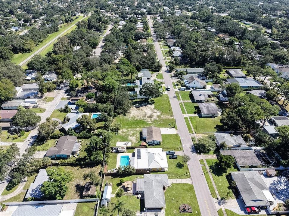 待售: $775,000 (0.40 acres)