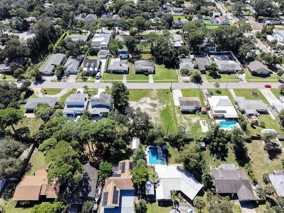 待售: $775,000 (0.40 acres)