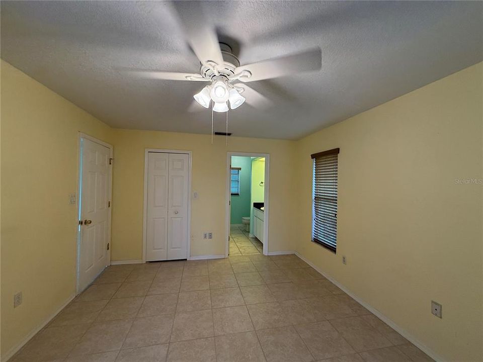 For Sale: $230,000 (3 beds, 2 baths, 1164 Square Feet)