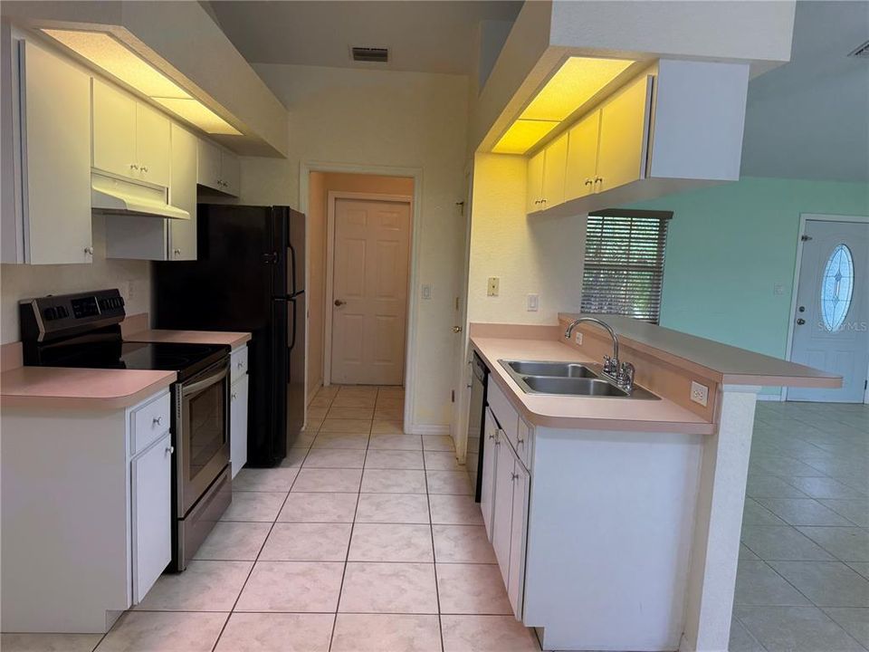 For Sale: $230,000 (3 beds, 2 baths, 1164 Square Feet)