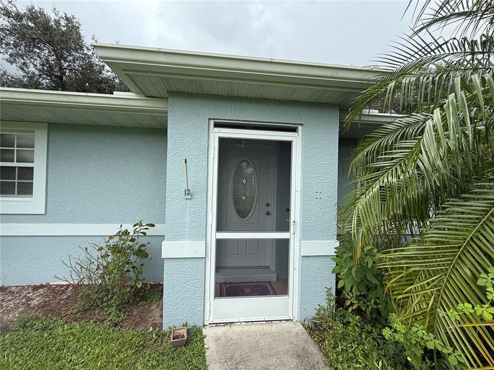 For Sale: $230,000 (3 beds, 2 baths, 1164 Square Feet)