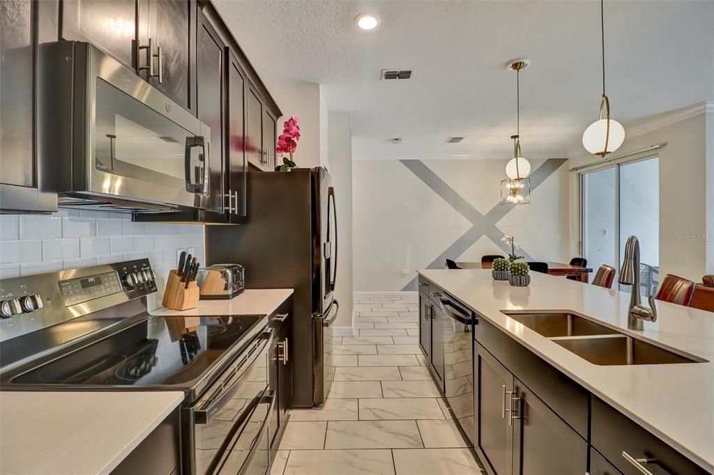 En Venta: $380,000 (4 camas, 3 baños, 1914 Pies cuadrados)