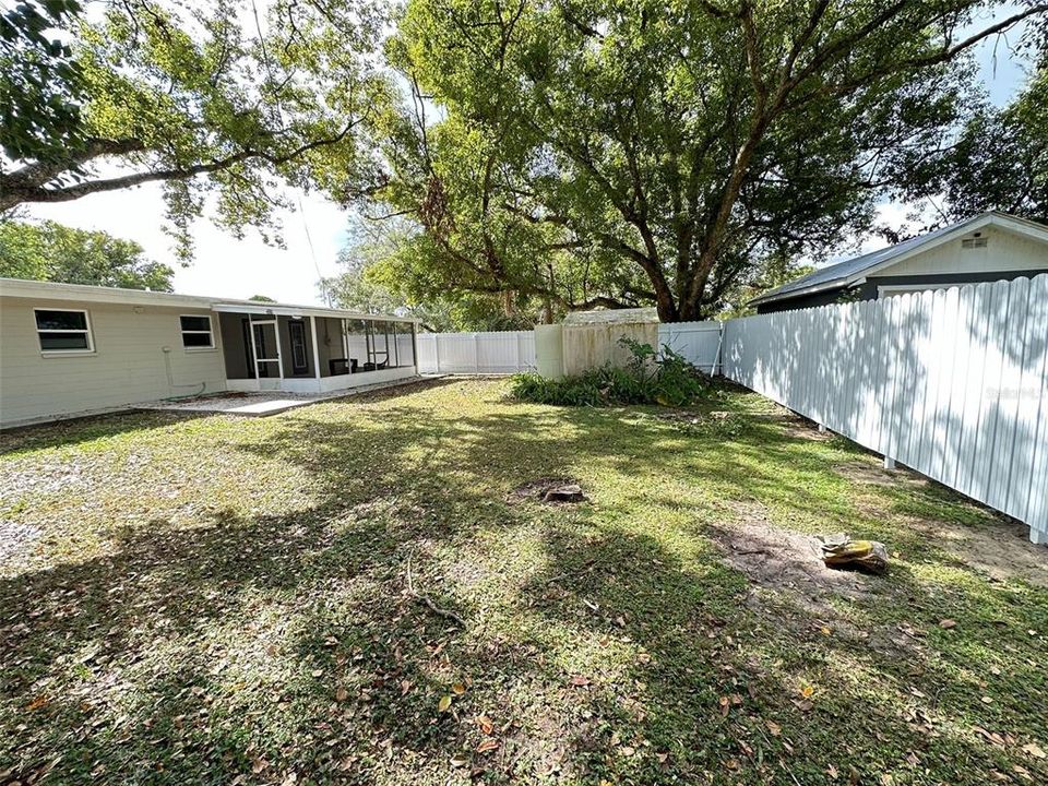 For Rent: $1,900 (3 beds, 1 baths, 1000 Square Feet)