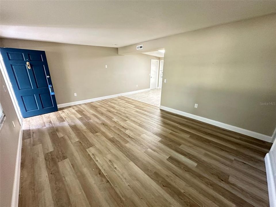 For Rent: $1,900 (3 beds, 1 baths, 1000 Square Feet)