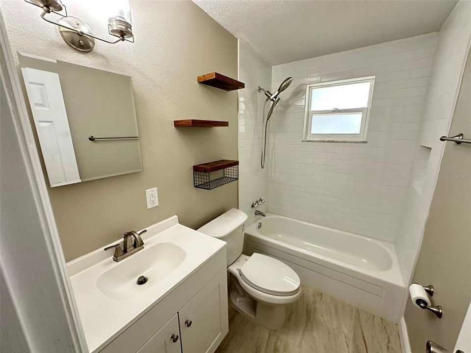 For Rent: $1,900 (3 beds, 1 baths, 1000 Square Feet)