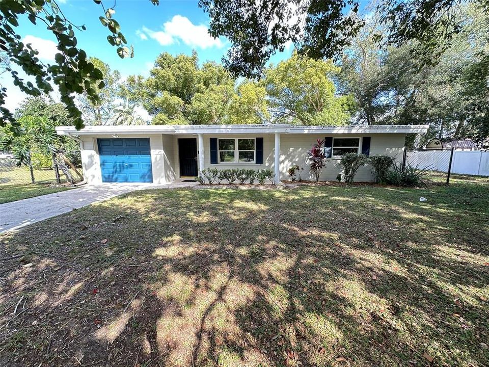 For Rent: $1,900 (3 beds, 1 baths, 1000 Square Feet)