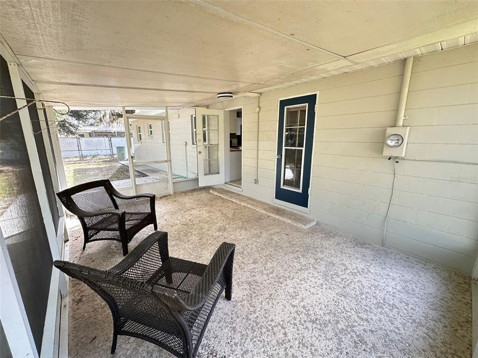For Rent: $1,900 (3 beds, 1 baths, 1000 Square Feet)