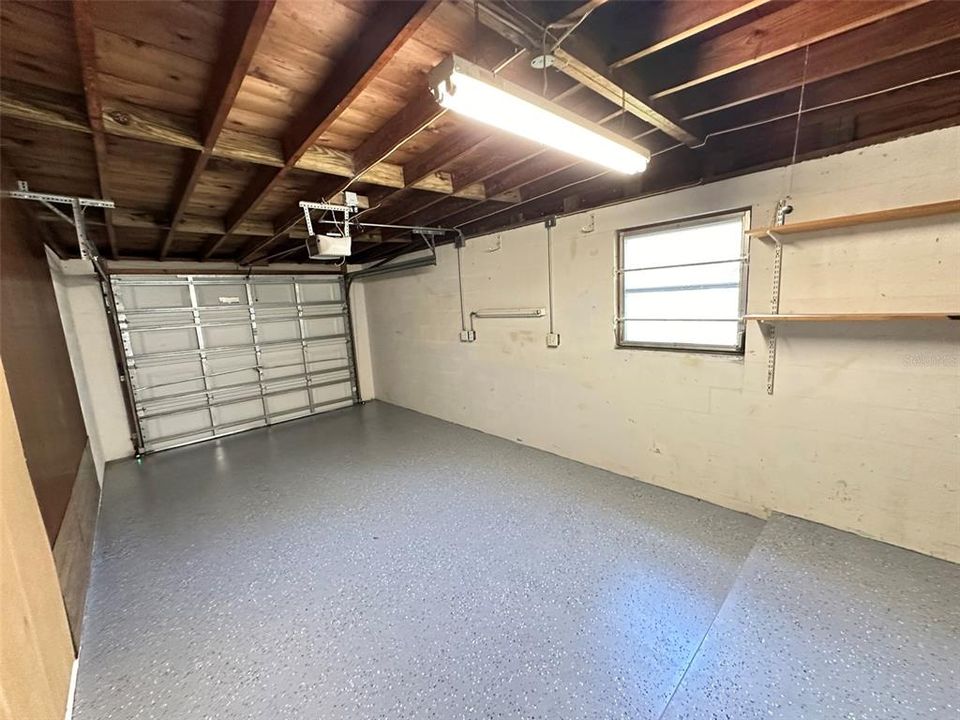 For Rent: $1,900 (3 beds, 1 baths, 1000 Square Feet)