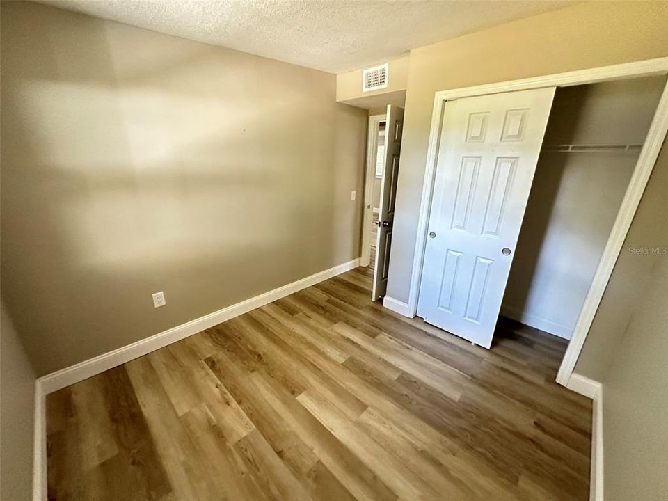 For Rent: $1,900 (3 beds, 1 baths, 1000 Square Feet)