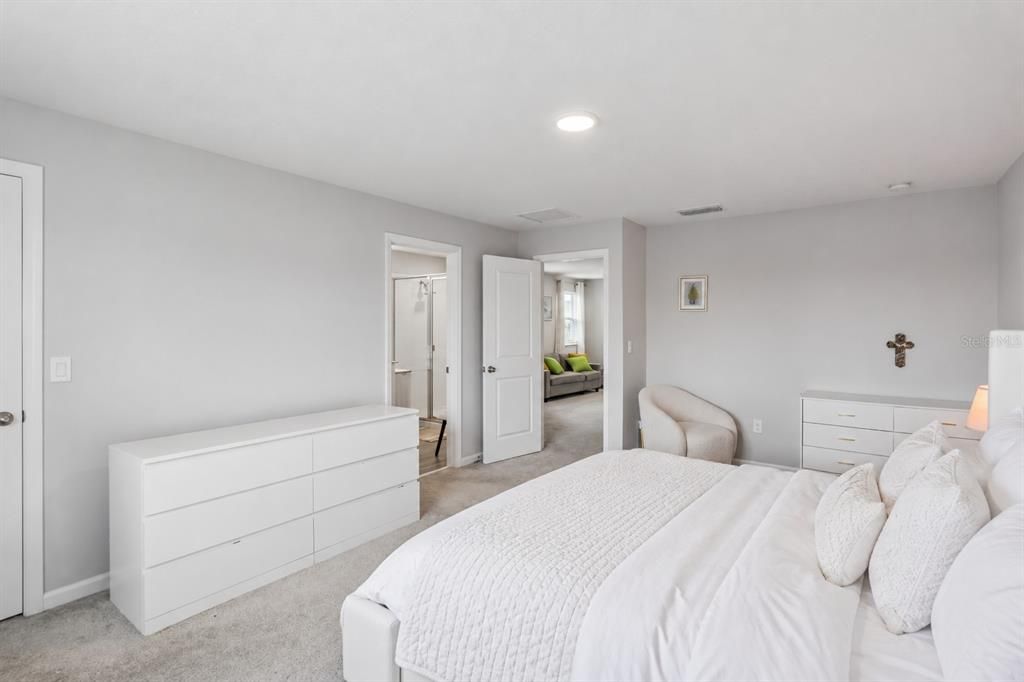 For Rent: $3,000 (4 beds, 3 baths, 1802 Square Feet)