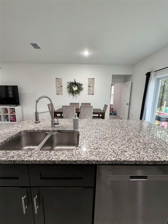 For Sale: $265,000 (4 beds, 2 baths, 1580 Square Feet)