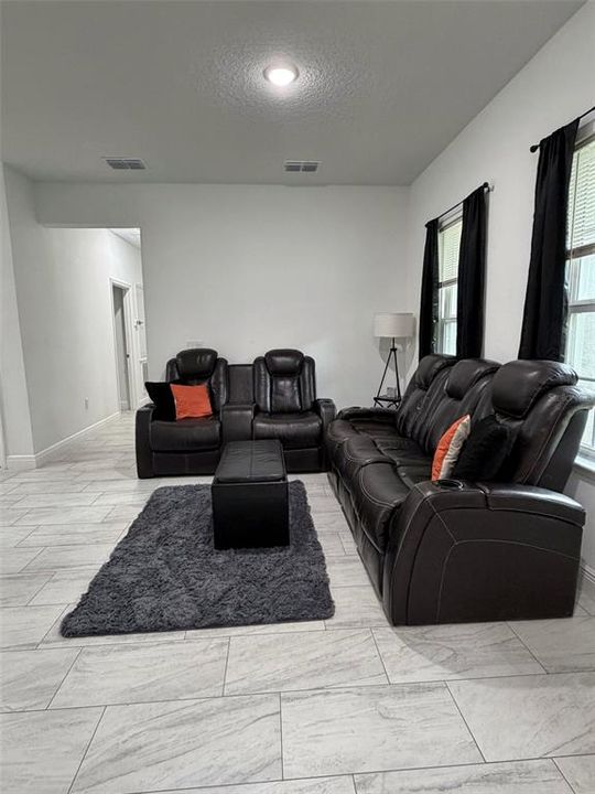 For Sale: $265,000 (4 beds, 2 baths, 1580 Square Feet)
