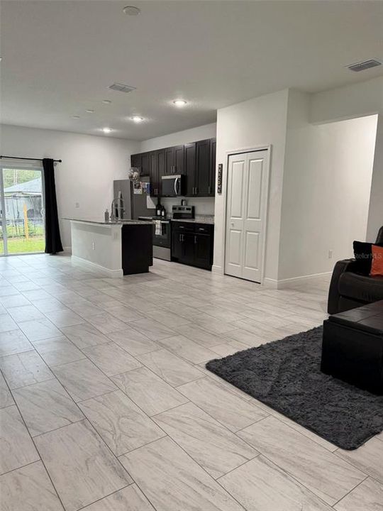 For Sale: $265,000 (4 beds, 2 baths, 1580 Square Feet)