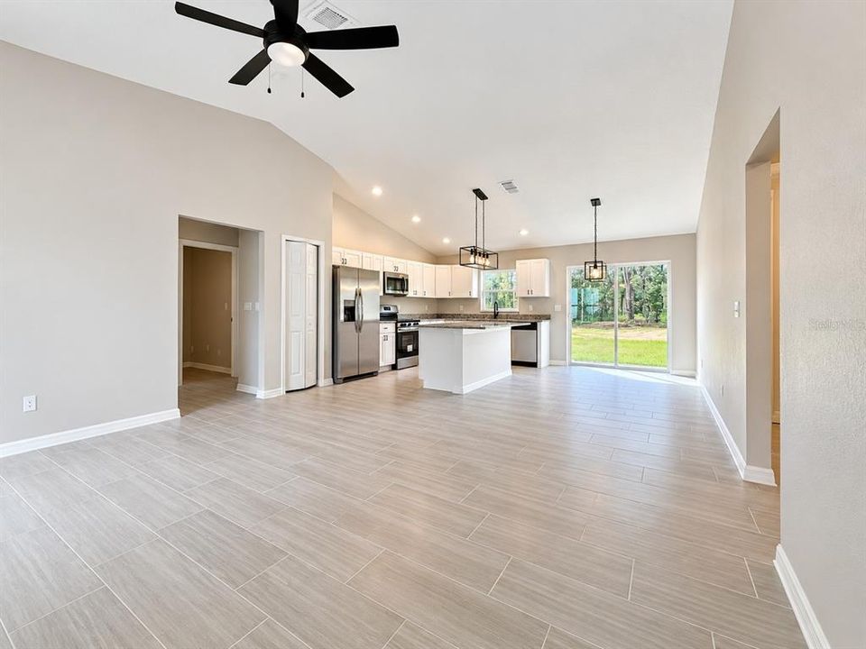 For Sale: $252,900 (3 beds, 2 baths, 1380 Square Feet)