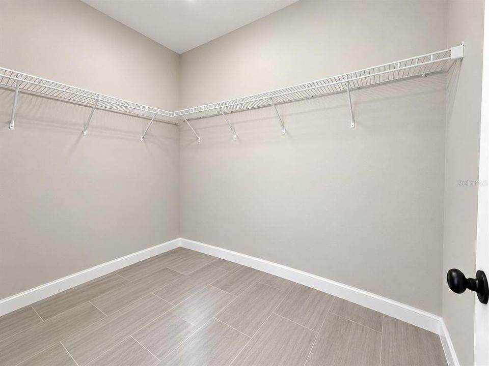 For Sale: $252,900 (3 beds, 2 baths, 1380 Square Feet)