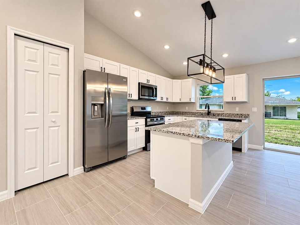 For Sale: $252,900 (3 beds, 2 baths, 1380 Square Feet)