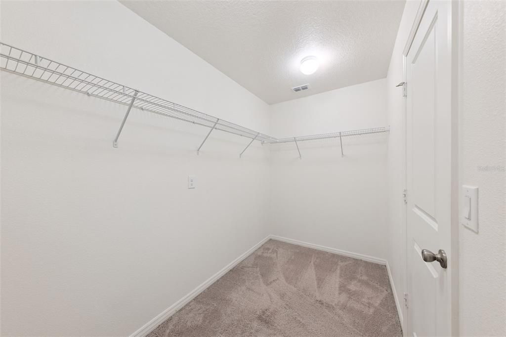 For Sale: $480,000 (4 beds, 3 baths, 2375 Square Feet)