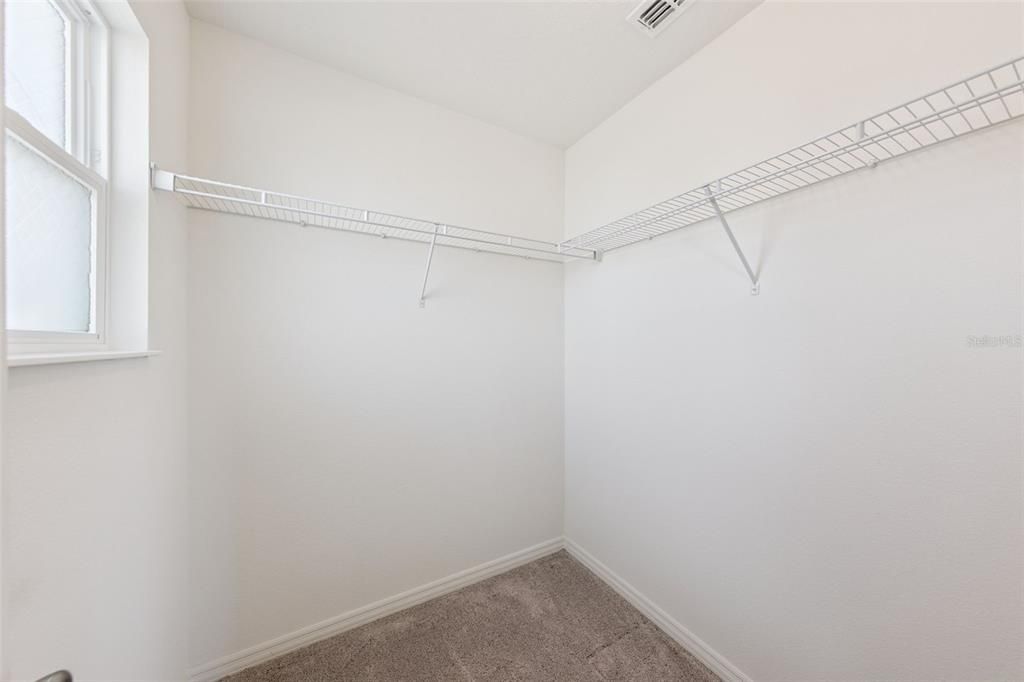 For Sale: $480,000 (4 beds, 3 baths, 2375 Square Feet)