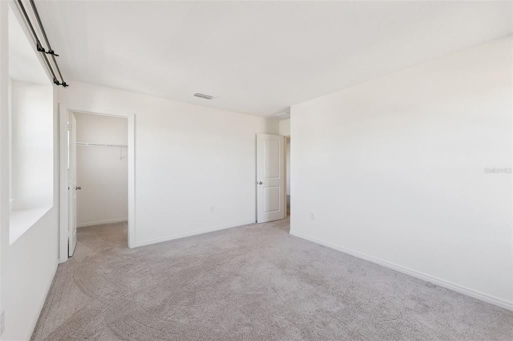 For Sale: $480,000 (4 beds, 3 baths, 2375 Square Feet)