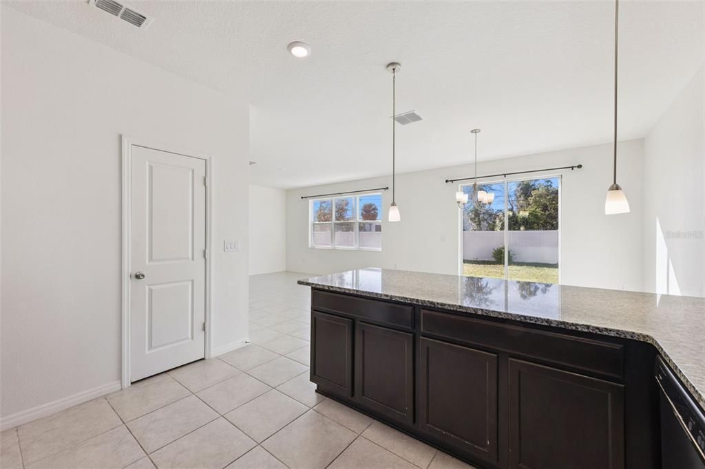 For Sale: $480,000 (4 beds, 3 baths, 2375 Square Feet)